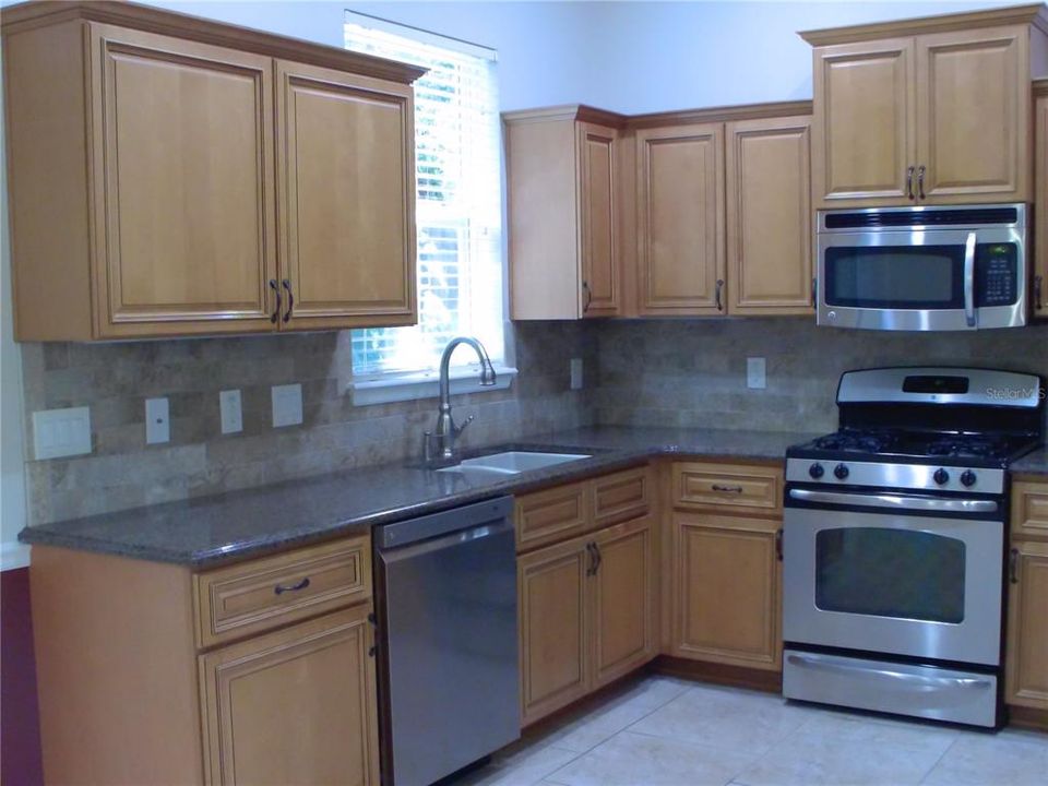 For Sale: $395,000 (3 beds, 2 baths, 1605 Square Feet)