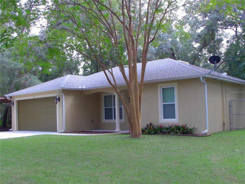 For Sale: $395,000 (3 beds, 2 baths, 1605 Square Feet)