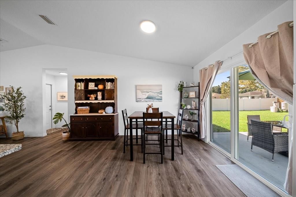 For Sale: $249,000 (3 beds, 2 baths, 1320 Square Feet)