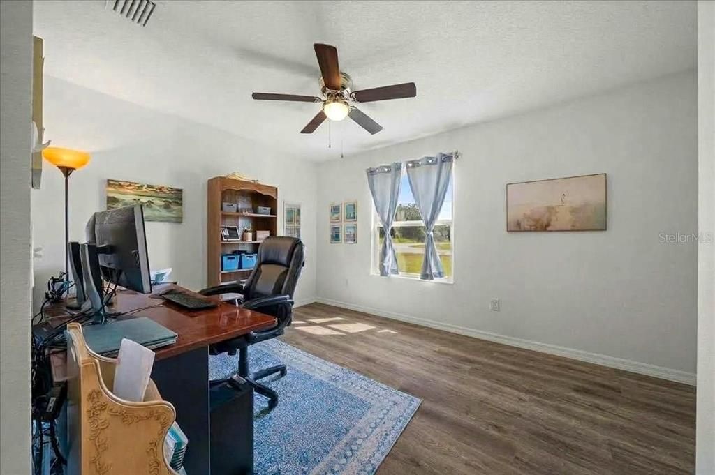 For Sale: $249,000 (3 beds, 2 baths, 1320 Square Feet)
