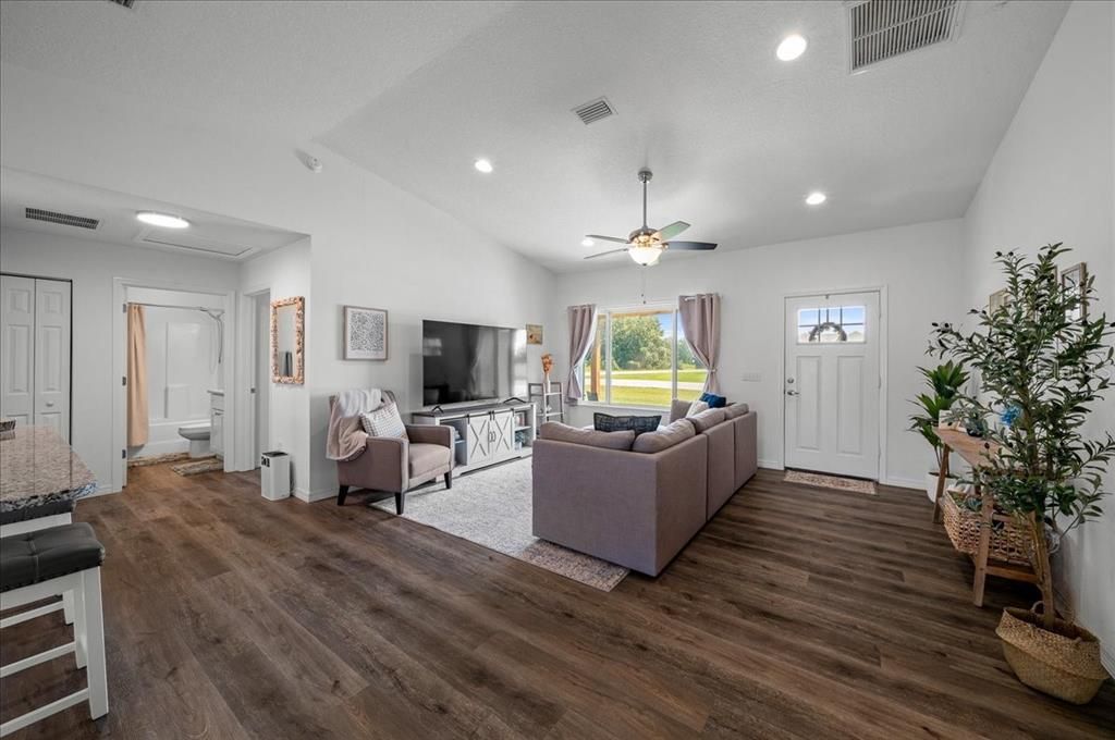 For Sale: $249,000 (3 beds, 2 baths, 1320 Square Feet)