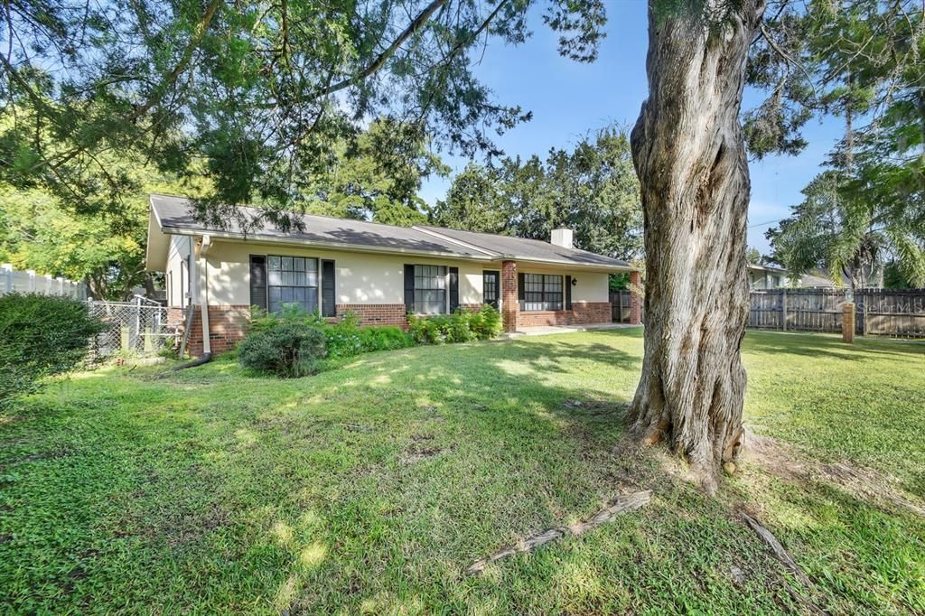 For Sale: $264,900 (3 beds, 2 baths, 1539 Square Feet)