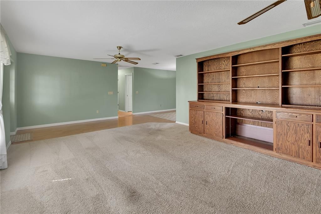 For Sale: $264,900 (3 beds, 2 baths, 1539 Square Feet)