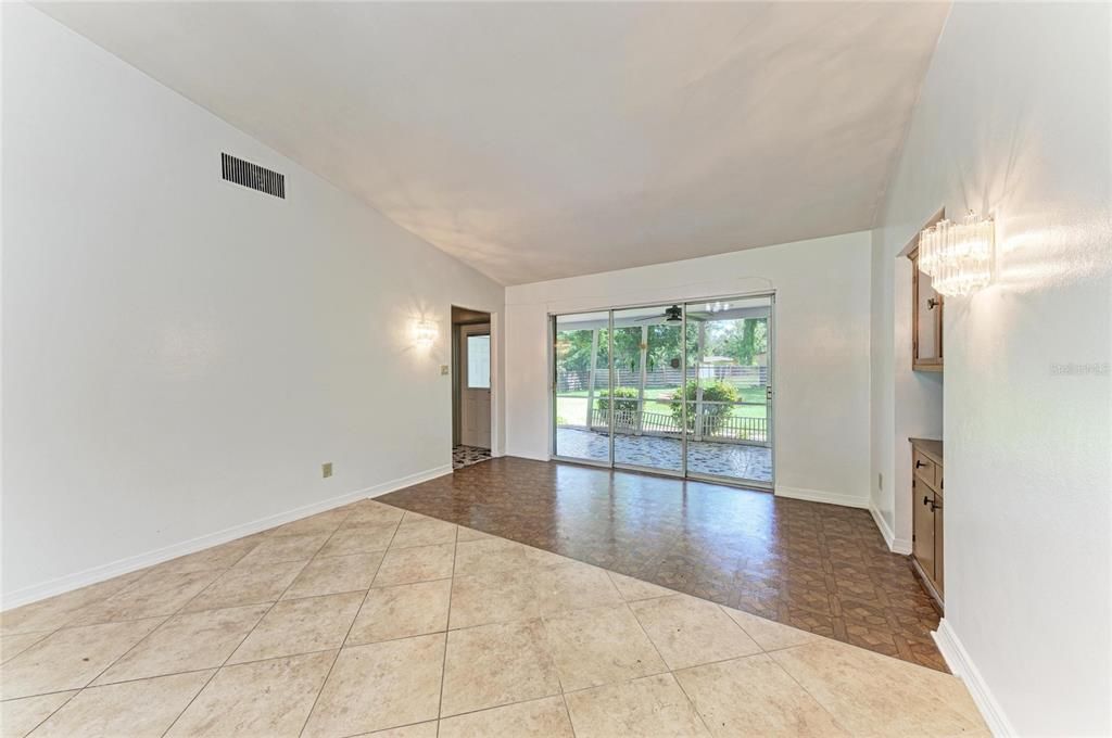 En Venta: $325,000 (2 camas, 1 baños, 1444 Pies cuadrados)