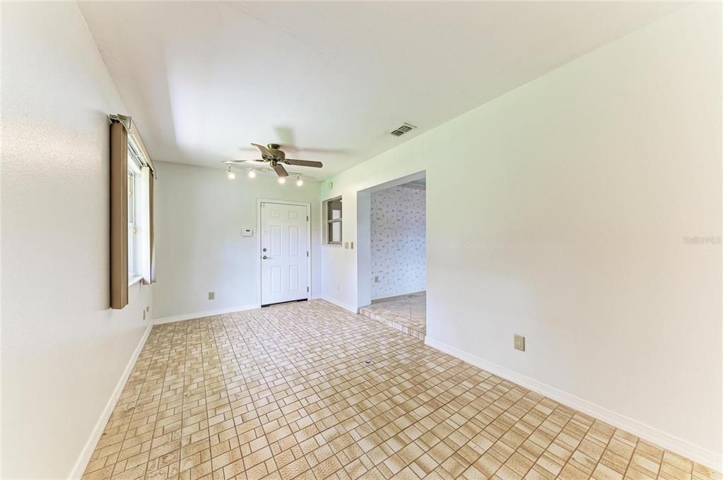 En Venta: $325,000 (2 camas, 1 baños, 1444 Pies cuadrados)