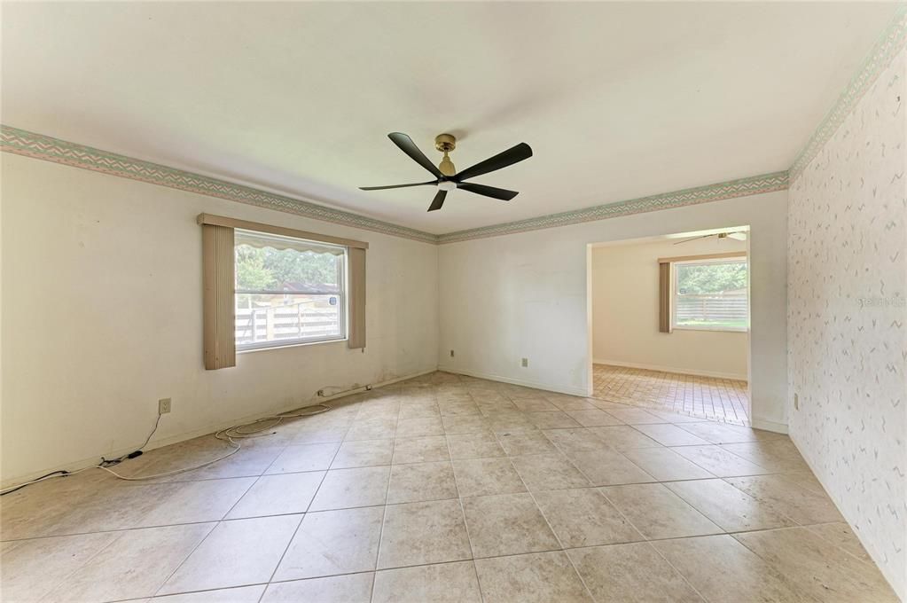 En Venta: $325,000 (2 camas, 1 baños, 1444 Pies cuadrados)