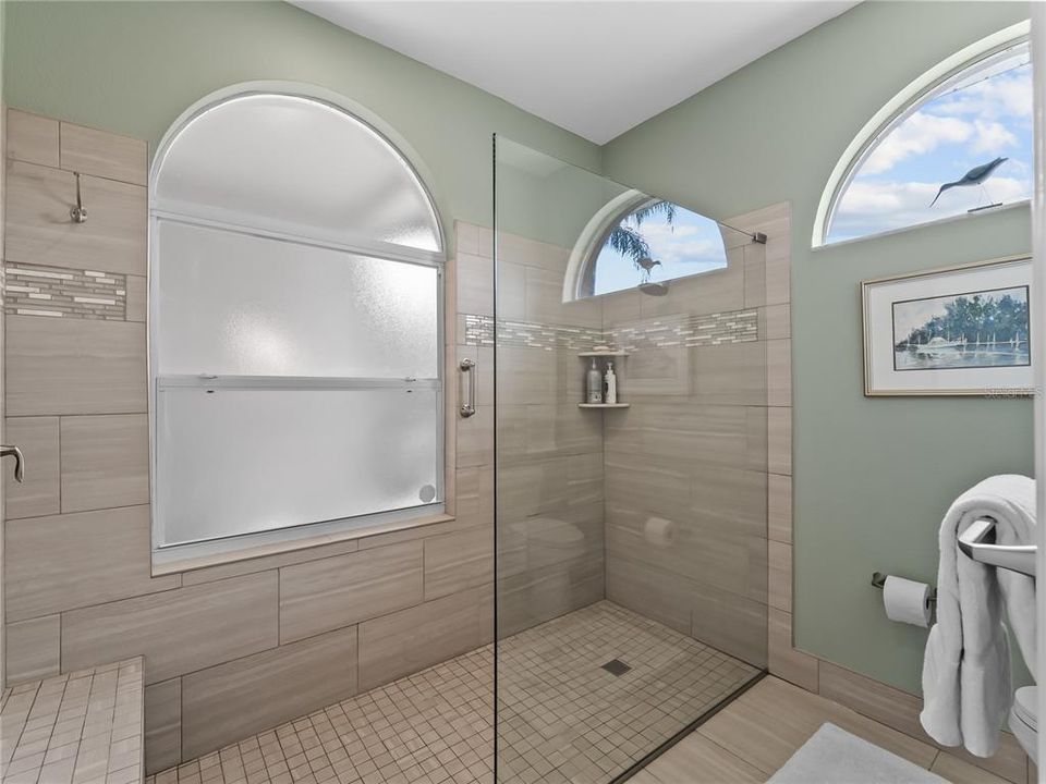 For Sale: $445,000 (2 beds, 2 baths, 1585 Square Feet)