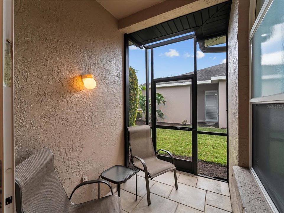For Sale: $445,000 (2 beds, 2 baths, 1585 Square Feet)