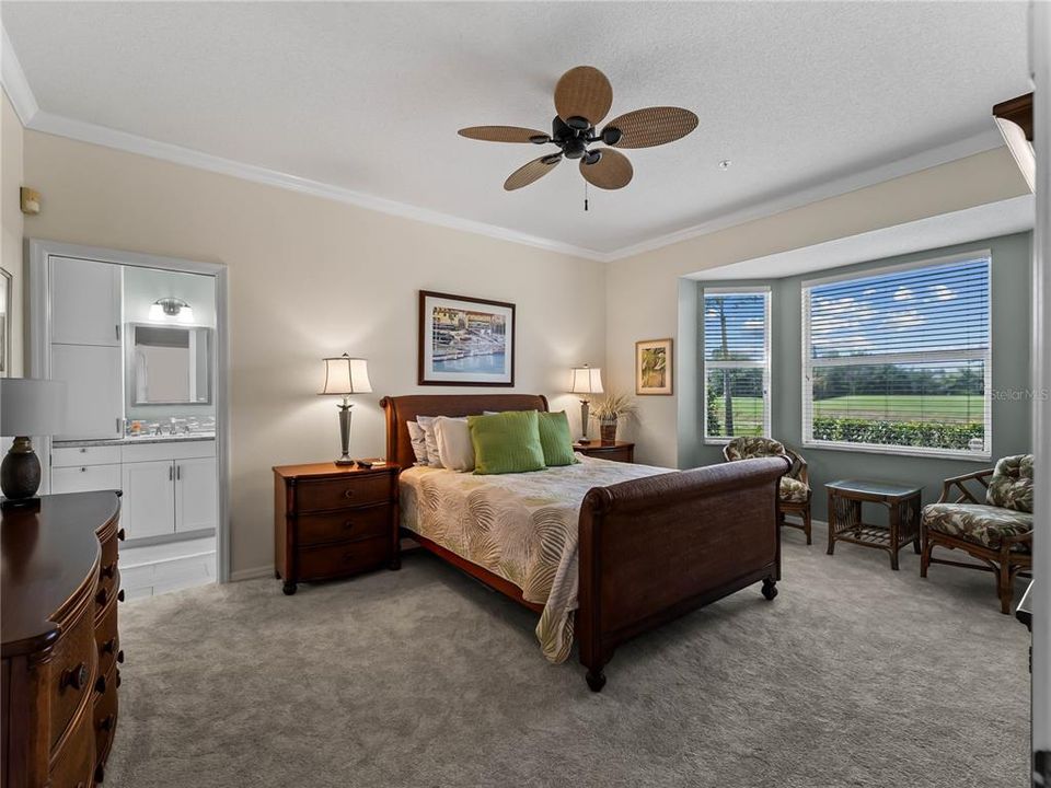 For Sale: $445,000 (2 beds, 2 baths, 1585 Square Feet)