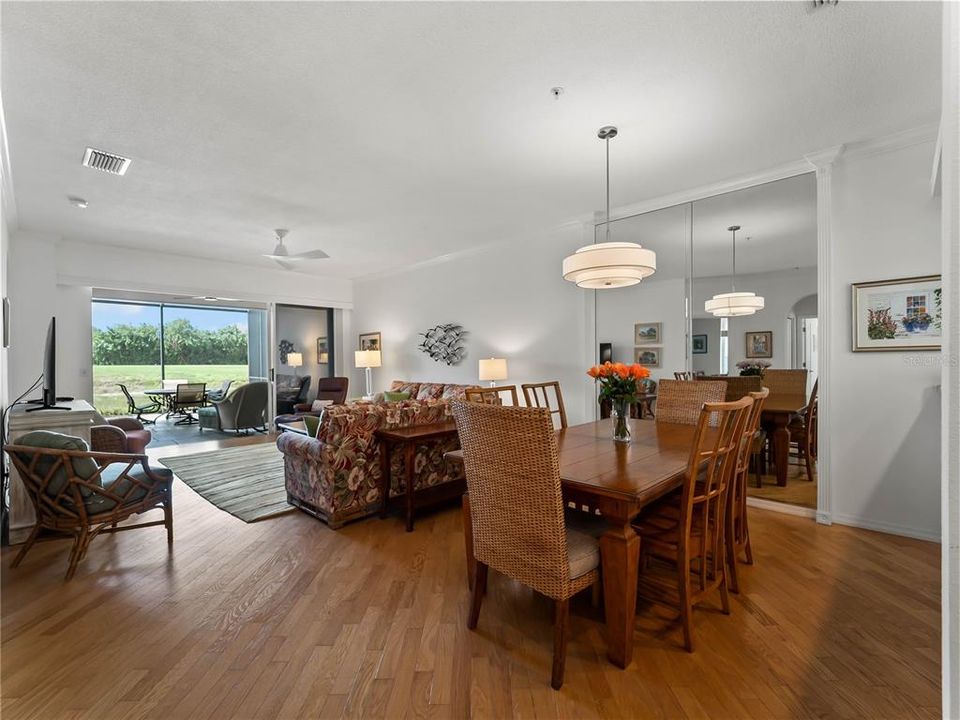 For Sale: $445,000 (2 beds, 2 baths, 1585 Square Feet)