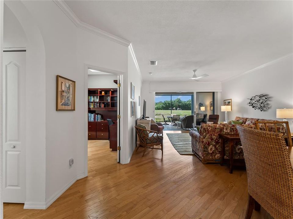 For Sale: $445,000 (2 beds, 2 baths, 1585 Square Feet)
