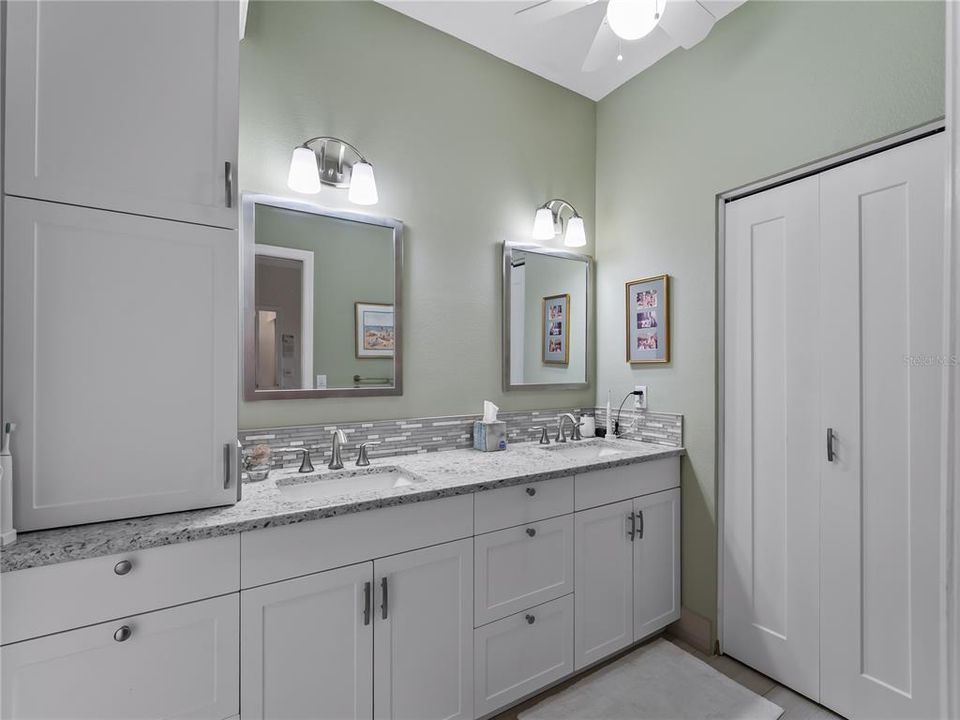 For Sale: $445,000 (2 beds, 2 baths, 1585 Square Feet)