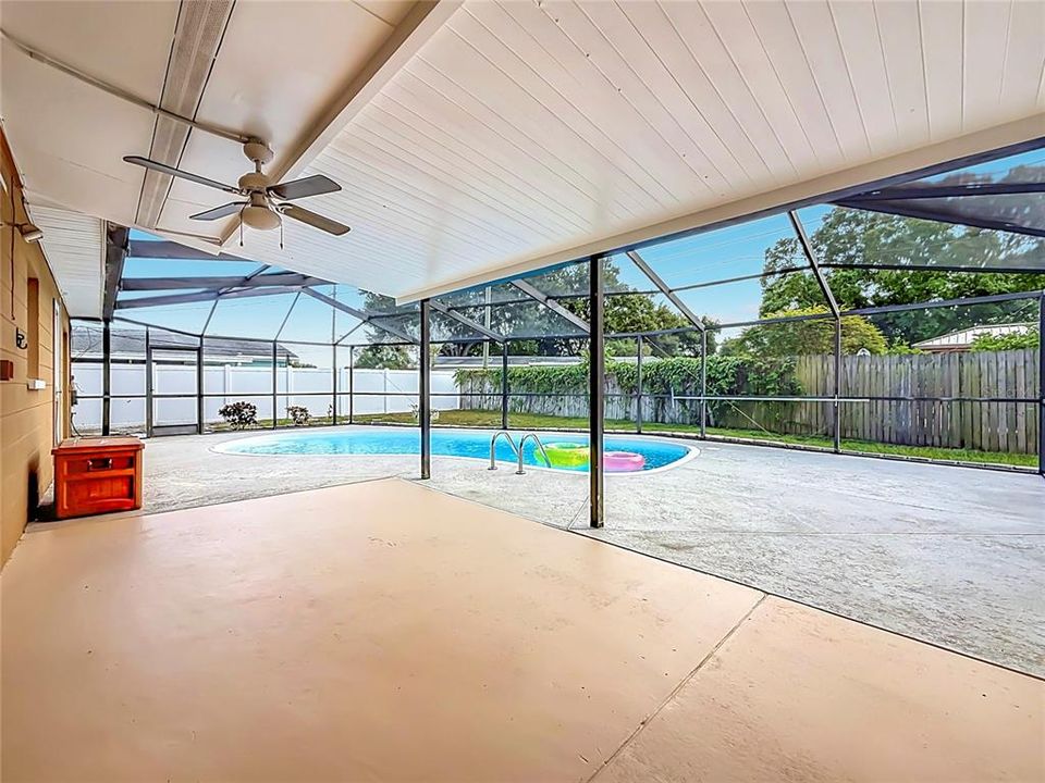 For Sale: $375,000 (3 beds, 2 baths, 1650 Square Feet)