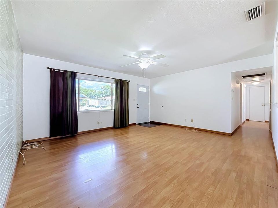 For Sale: $375,000 (3 beds, 2 baths, 1650 Square Feet)