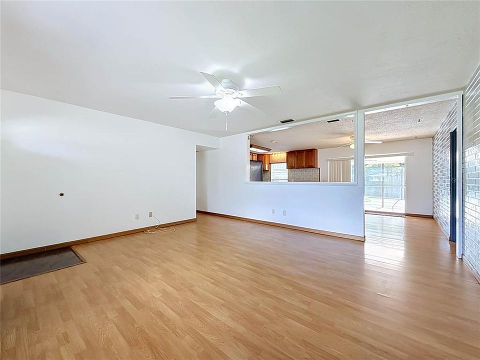 For Sale: $375,000 (3 beds, 2 baths, 1650 Square Feet)