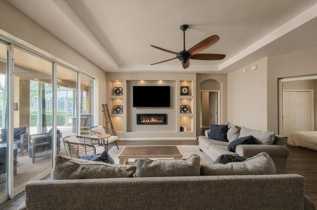 For Sale: $560,000 (4 beds, 2 baths, 2209 Square Feet)