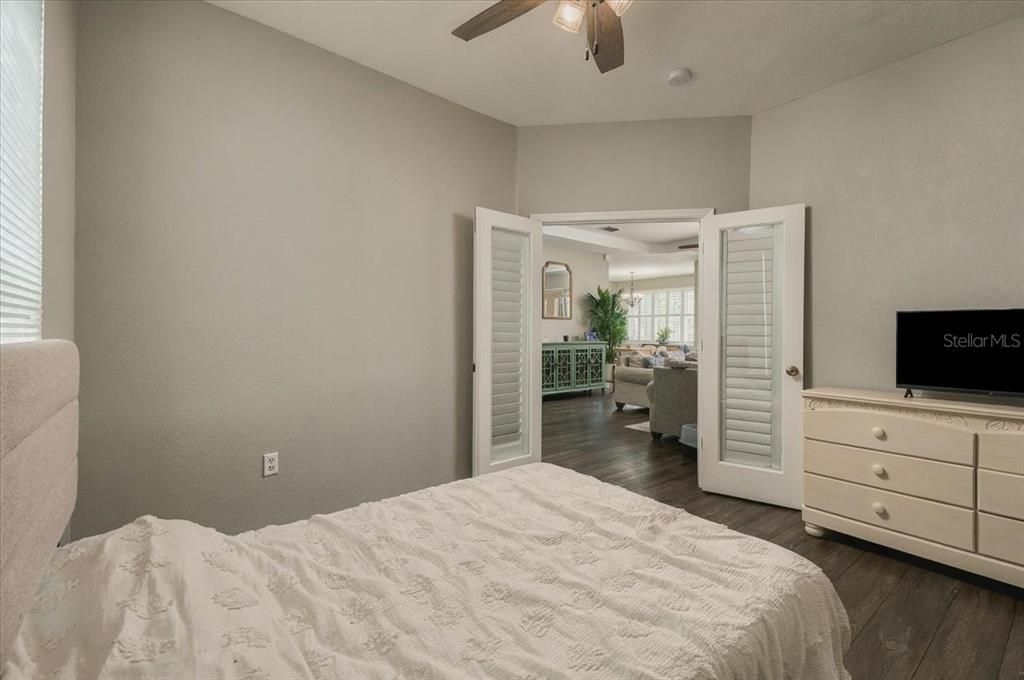For Sale: $560,000 (4 beds, 2 baths, 2209 Square Feet)