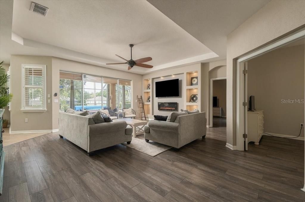 For Sale: $560,000 (4 beds, 2 baths, 2209 Square Feet)