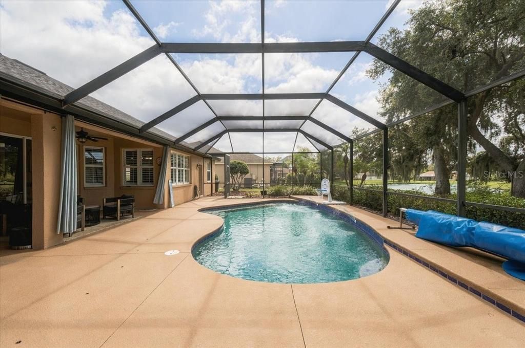 For Sale: $560,000 (4 beds, 2 baths, 2209 Square Feet)