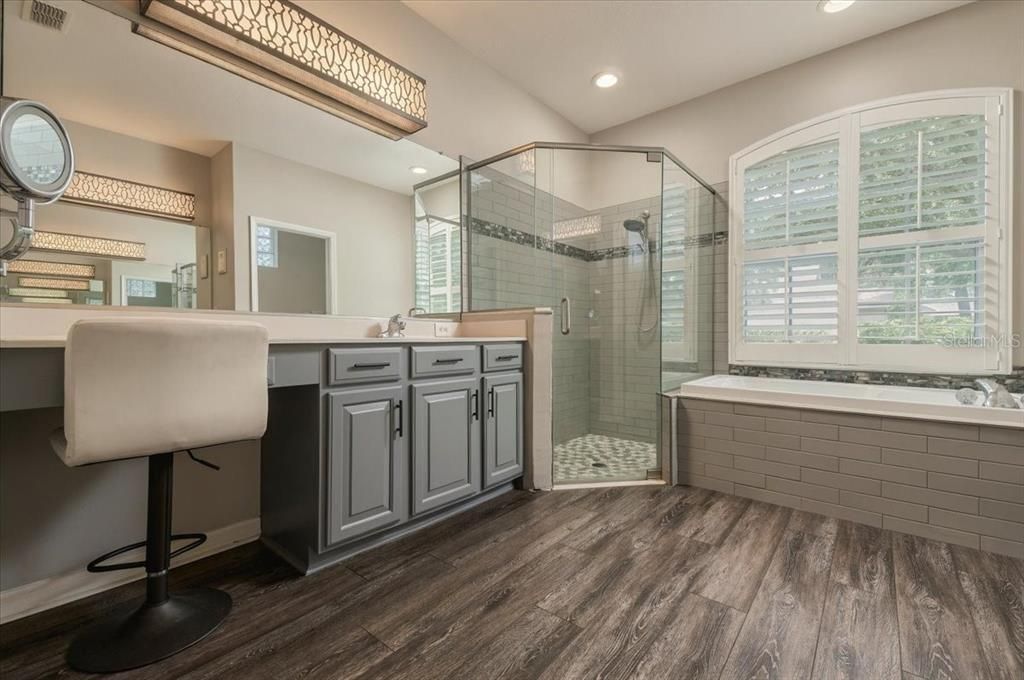 For Sale: $560,000 (4 beds, 2 baths, 2209 Square Feet)