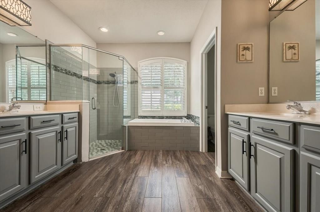 For Sale: $560,000 (4 beds, 2 baths, 2209 Square Feet)