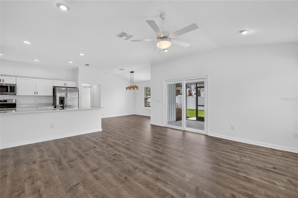 For Sale: $389,900 (3 beds, 2 baths, 1480 Square Feet)