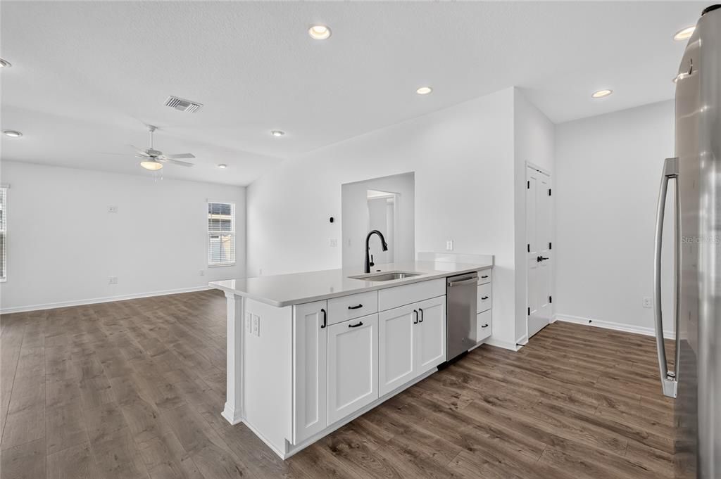 For Sale: $389,900 (3 beds, 2 baths, 1480 Square Feet)