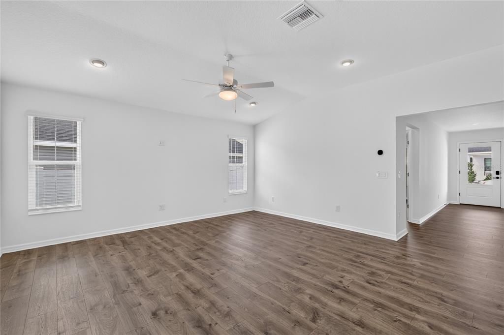 For Sale: $389,900 (3 beds, 2 baths, 1480 Square Feet)