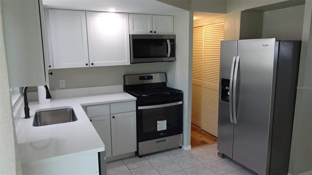 For Sale: $117,300 (1 beds, 1 baths, 630 Square Feet)