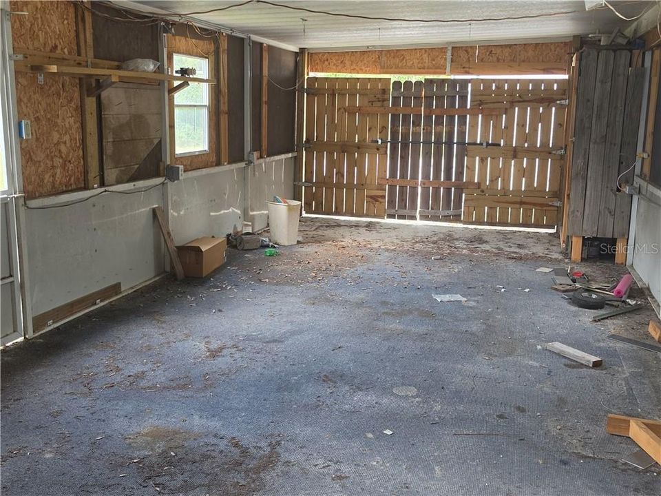 For Sale: $285,000 (3 beds, 2 baths, 1947 Square Feet)