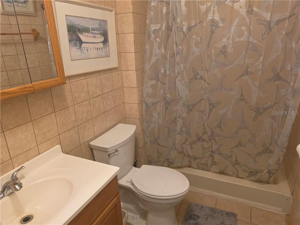 For Sale: $285,000 (3 beds, 2 baths, 1947 Square Feet)