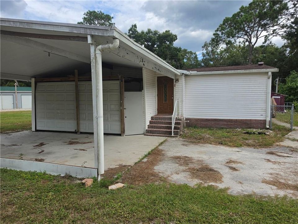 For Sale: $285,000 (3 beds, 2 baths, 1947 Square Feet)