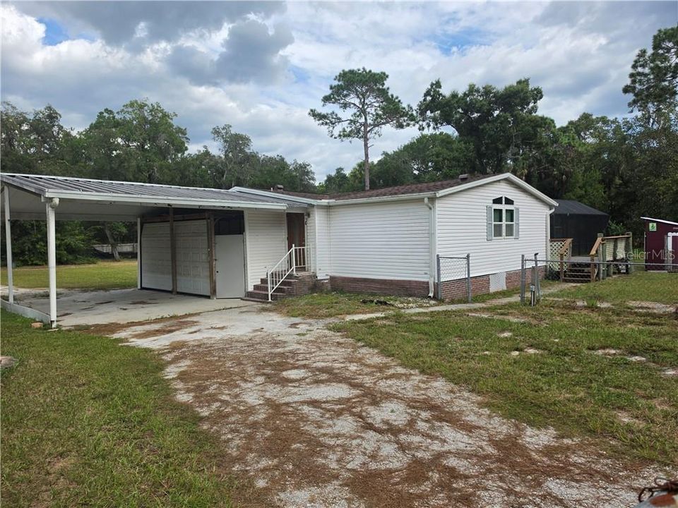 For Sale: $285,000 (3 beds, 2 baths, 1947 Square Feet)