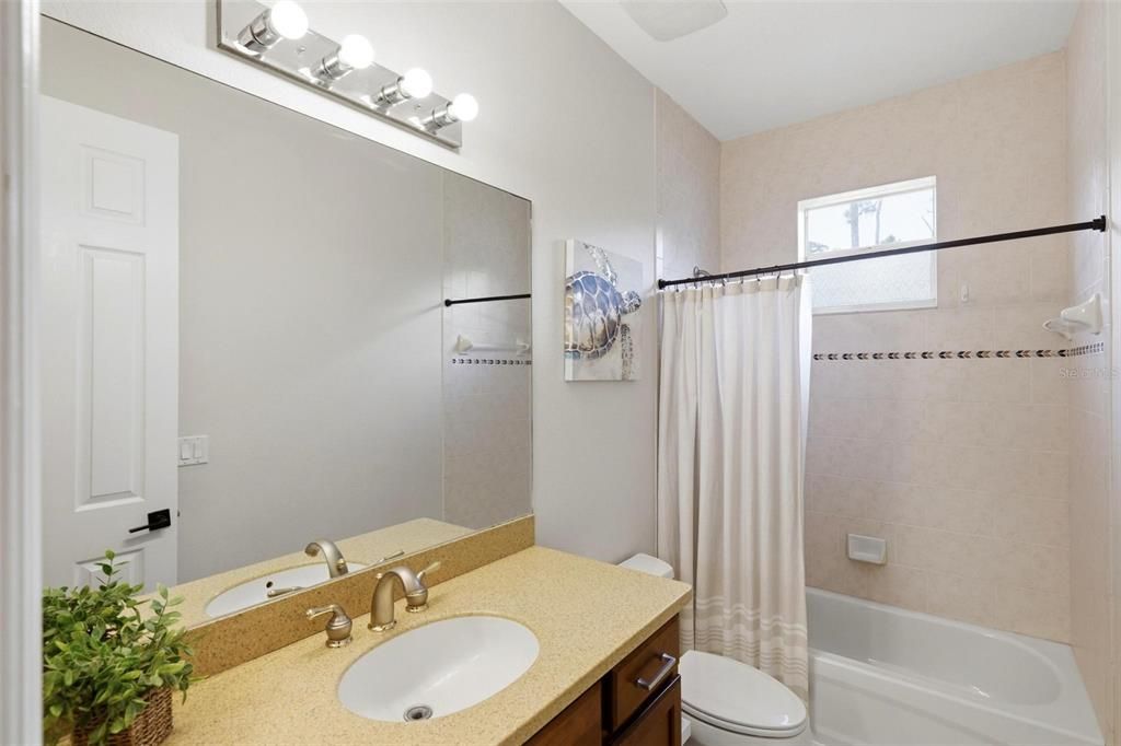 En Venta: $549,000 (3 camas, 2 baños, 2261 Pies cuadrados)