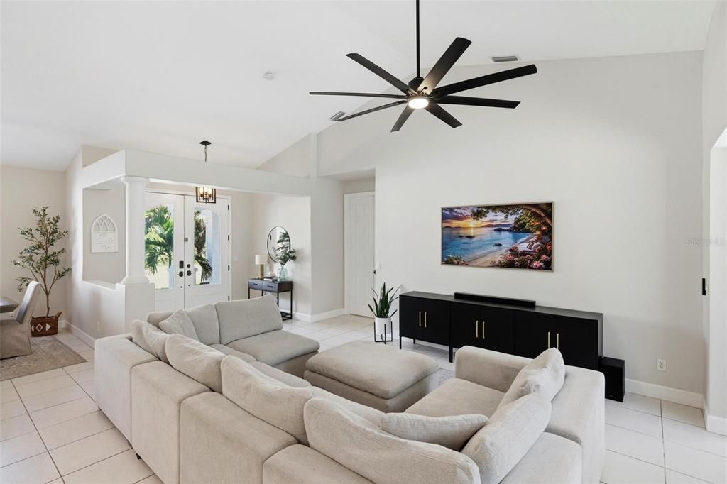 En Venta: $549,000 (3 camas, 2 baños, 2261 Pies cuadrados)