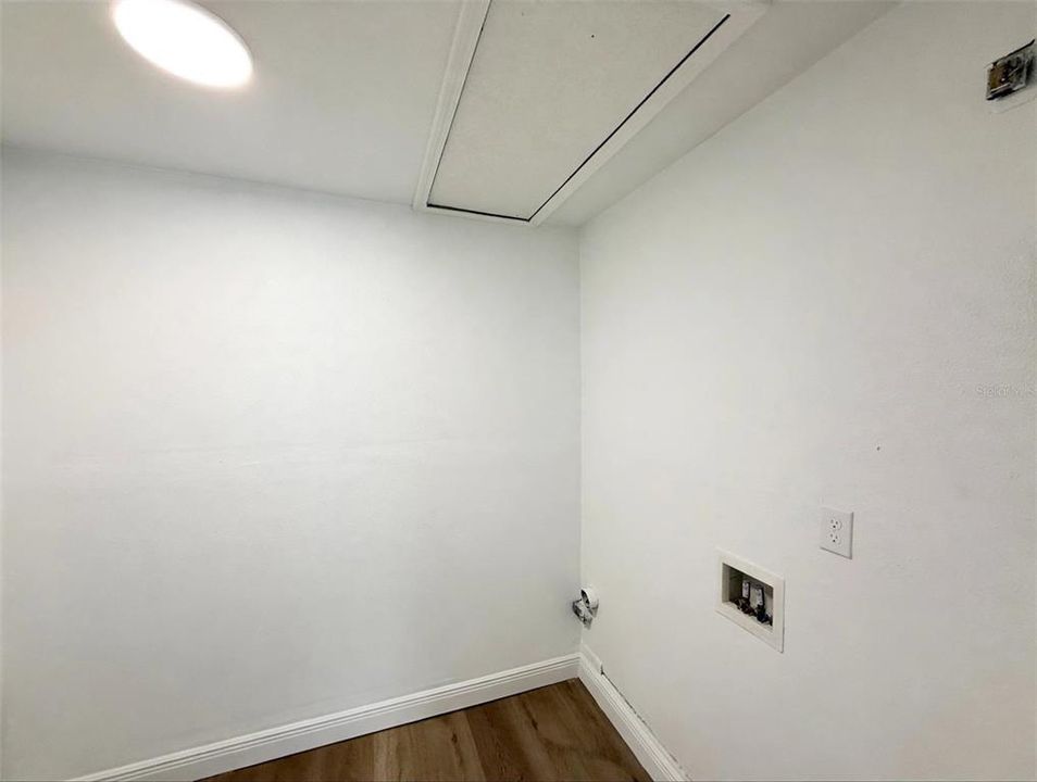 En Venta: $364,900 (4 camas, 2 baños, 1630 Pies cuadrados)