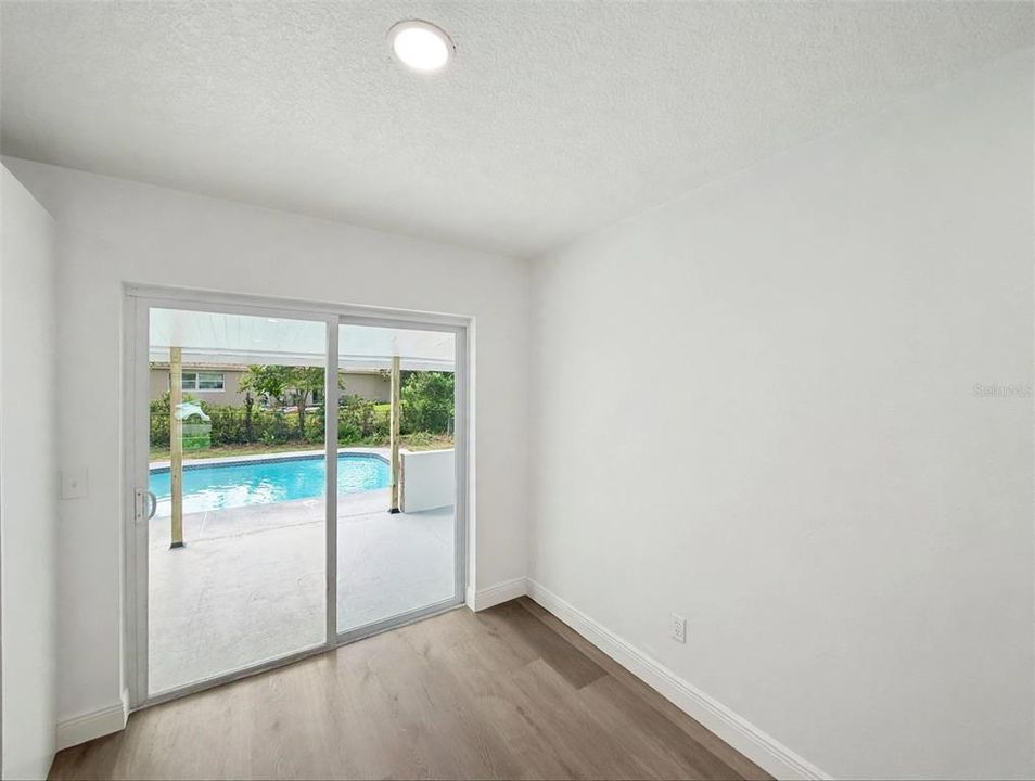 En Venta: $364,900 (4 camas, 2 baños, 1630 Pies cuadrados)