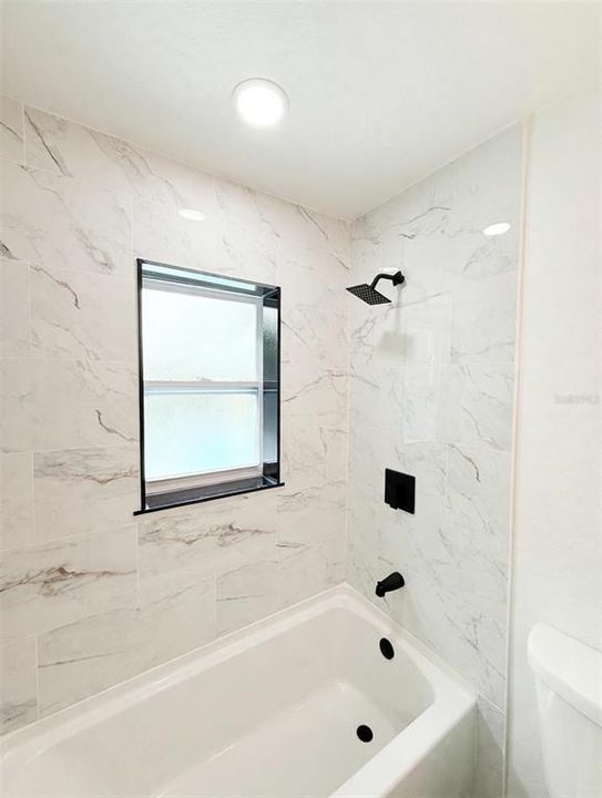 En Venta: $364,900 (4 camas, 2 baños, 1630 Pies cuadrados)