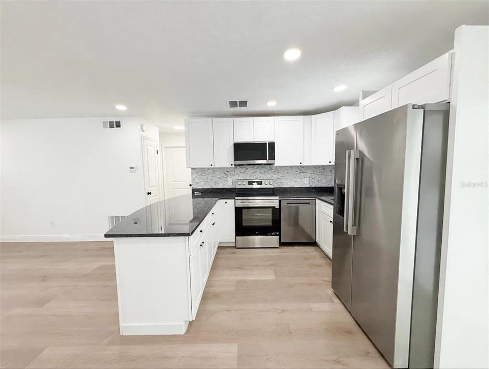 En Venta: $364,900 (4 camas, 2 baños, 1630 Pies cuadrados)