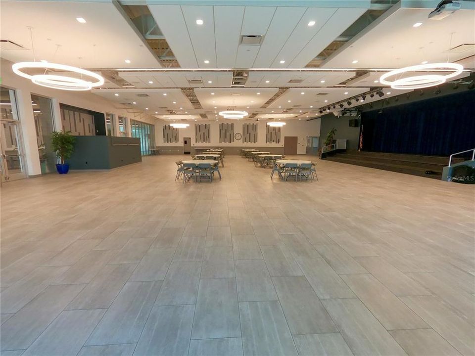 На продажу: $174,900 (2 спален, 2 ванн, 1608 Квадратных фут)