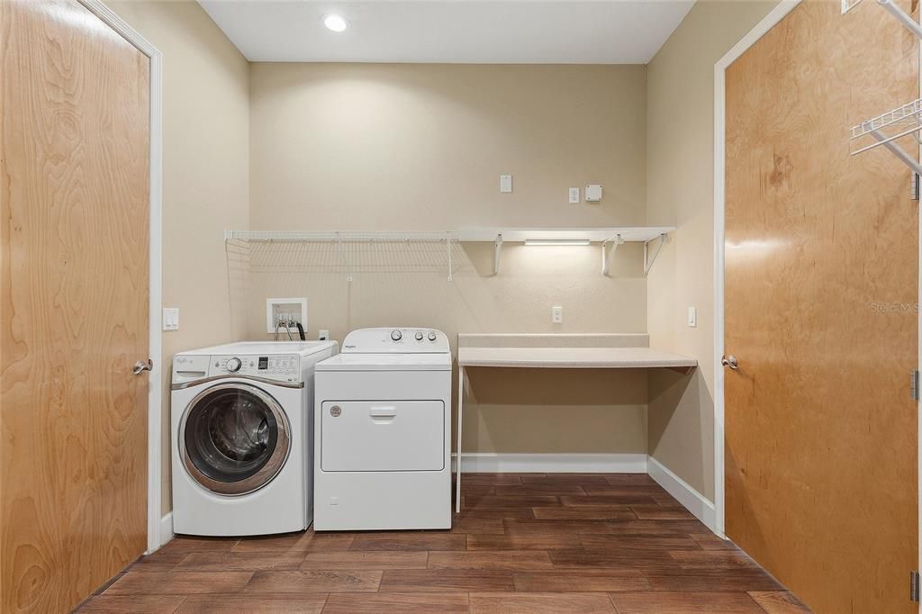 En Venta: $575,000 (2 camas, 2 baños, 2184 Pies cuadrados)
