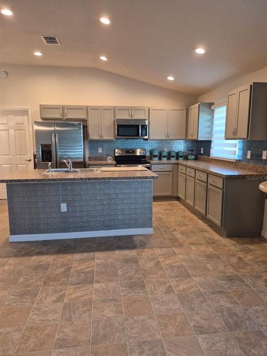 En Venta: $292,000 (4 camas, 2 baños, 1738 Pies cuadrados)