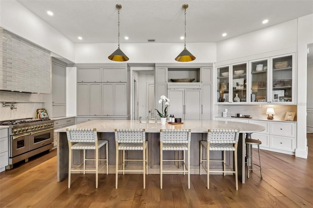 En Venta: $3,999,000 (5 camas, 4 baños, 5580 Pies cuadrados)