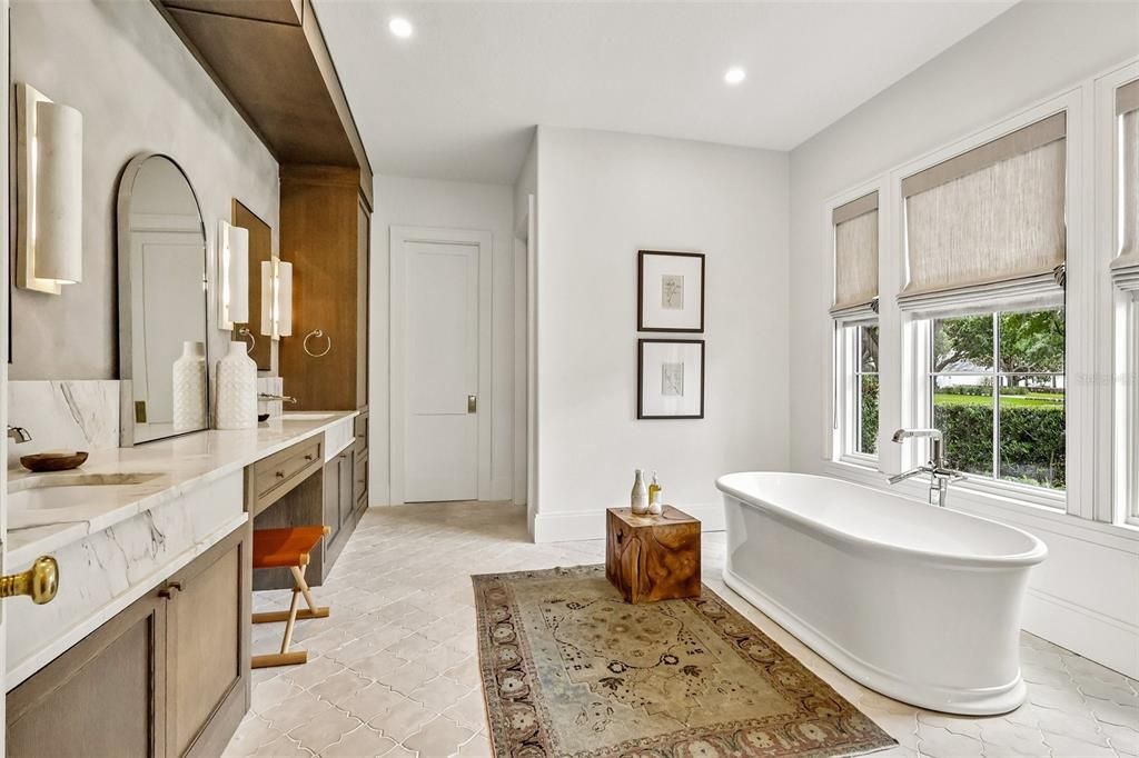 En Venta: $3,999,000 (5 camas, 4 baños, 5580 Pies cuadrados)