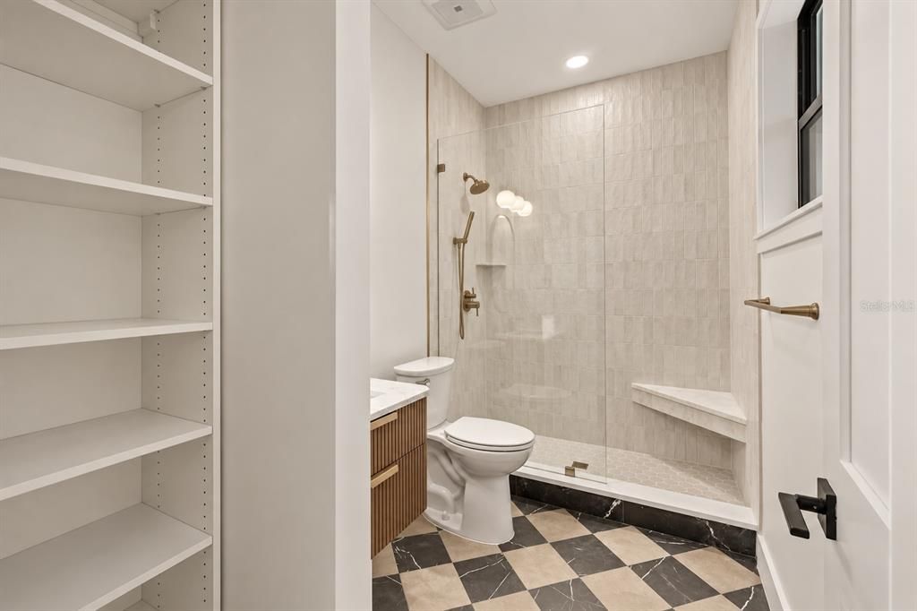 For Sale: $915,000 (3 beds, 3 baths, 2503 Square Feet)