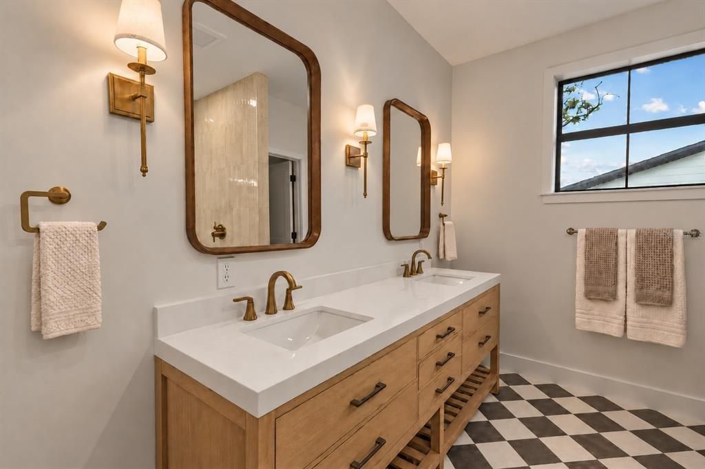For Sale: $915,000 (3 beds, 3 baths, 2503 Square Feet)