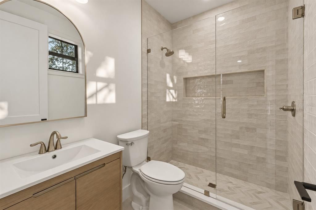 For Sale: $915,000 (3 beds, 3 baths, 2503 Square Feet)