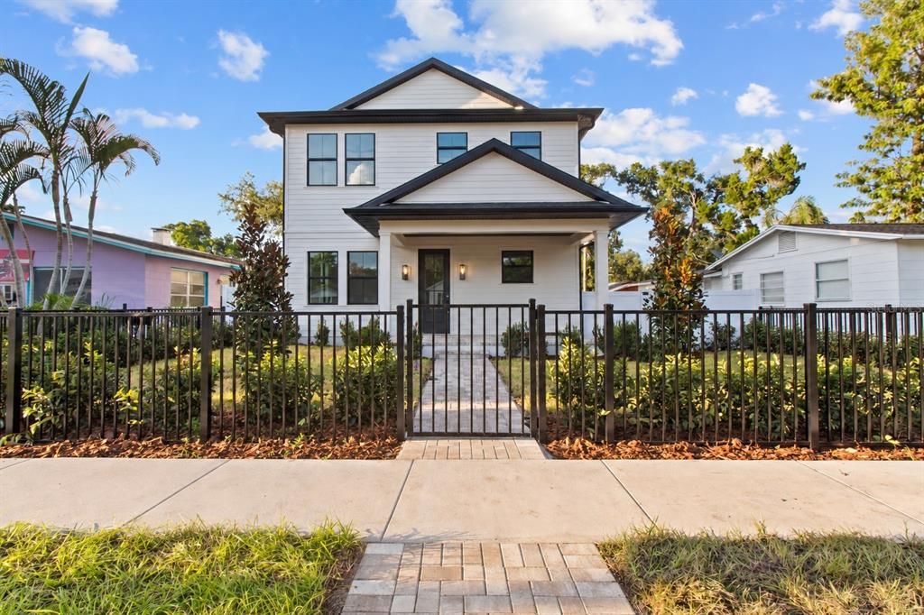For Sale: $915,000 (3 beds, 3 baths, 2503 Square Feet)