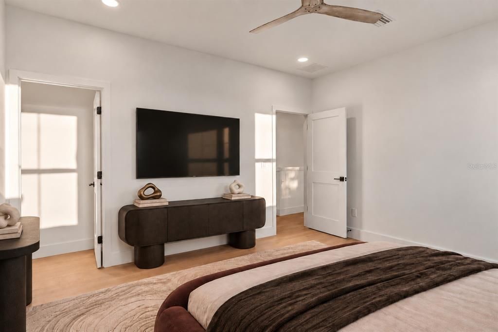For Sale: $915,000 (3 beds, 3 baths, 2503 Square Feet)