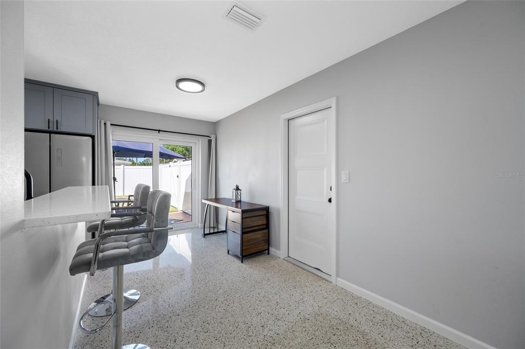 For Sale: $449,000 (2 beds, 1 baths, 956 Square Feet)